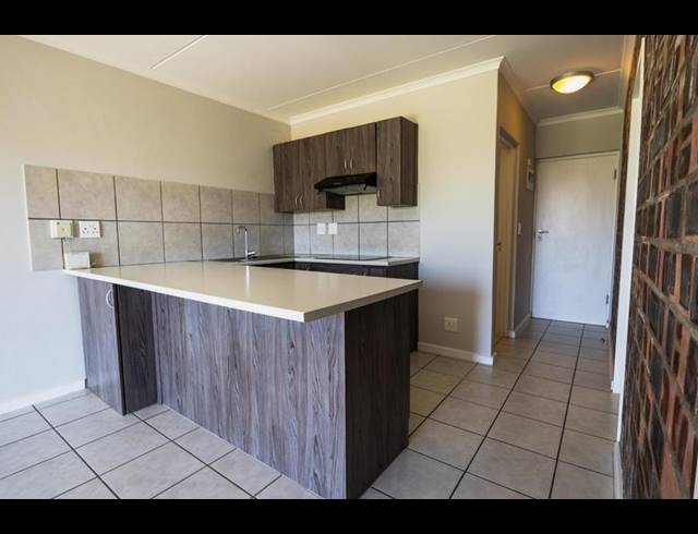 2 BEDROOM PROPERTY TO RENT IN SANDRIFT